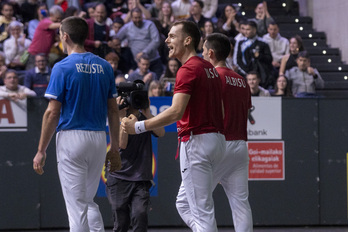 Lasoren poztasuna, hirugarren garaipena eskuratu berritan.