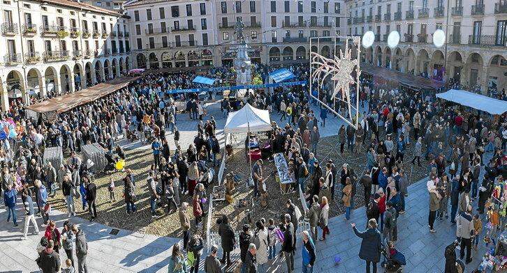 Zumarragako Euskadi plazako giroa.