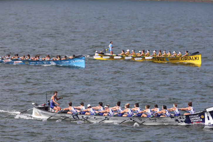 Euskotren ligako estropada bateko irudia, Arraun Lagunak, Tolosaldea eta Orio nor baino nor. 