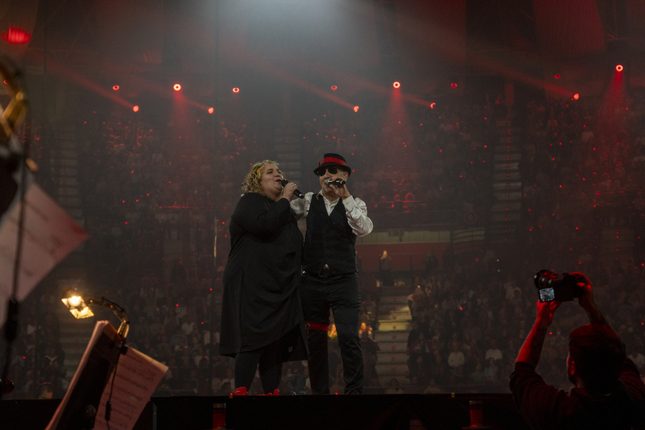 Bilboko Aste Nagusiko pregoilari izandako bi handi, Aiora Renteria eta Francis Diez, elkarrekin. Bilboko Aste Nagusiko pregoilari izandako bi handi, Aiora Renteria eta Francis Diez, elkarrekin.