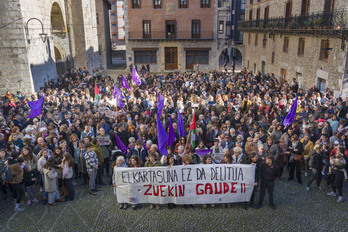 Concentración celebrada este domingo en la plaza de Zestoa.