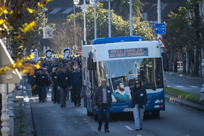 Mikel Zabalza gogoan, memoriaren autobusak azken etapa hunkigarria egin du Donostian