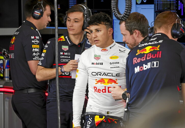 El buen rendimiento del francés Isack Hadjar a los mandos de un Racing Bulls le ha abierto las puertas a ser el compañero de Verstappen en Red Bull en lugar de Tsunoda.