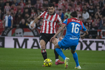 Yuri sufre una lesión «en la musculatura isquisural de la pierna derecha».