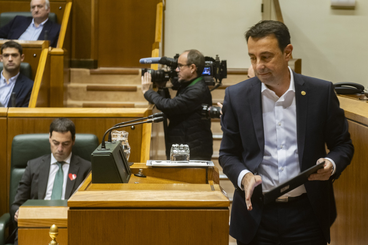 Mikel Torres en el Parlamento de Gasteiz, en una imagen de archivo. (Jaizki FONTANEDA/FOKU)