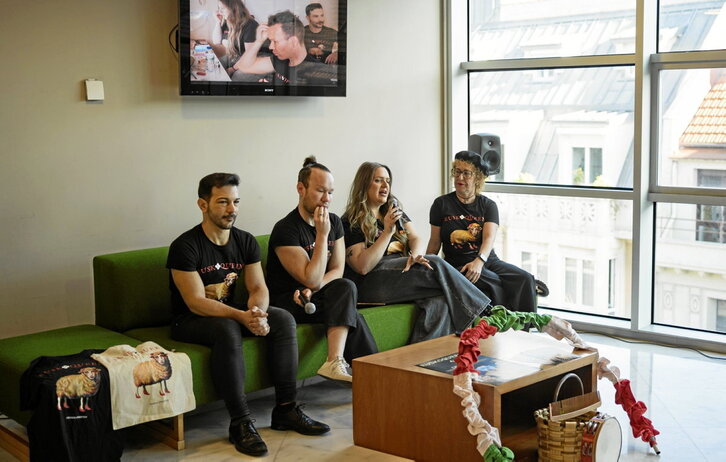 Parte del equipo que ha levantado este musical muy del país.