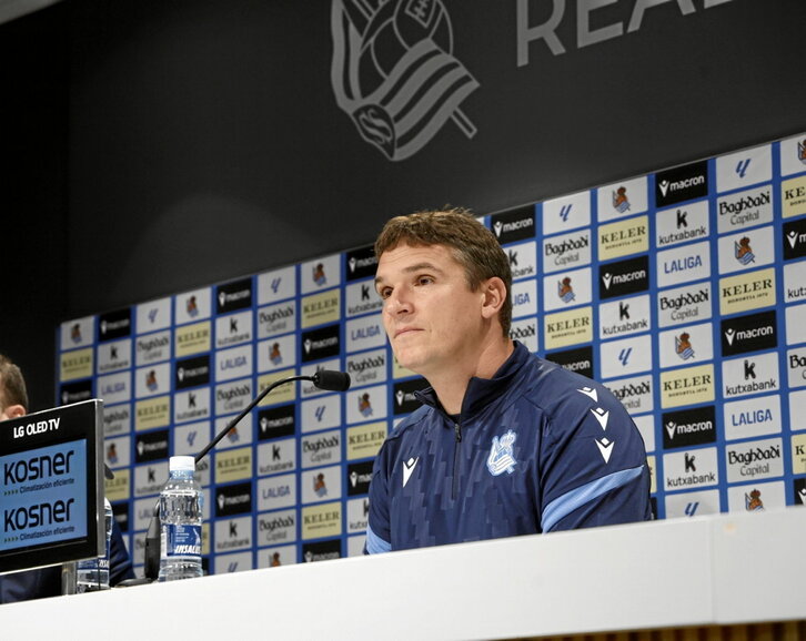 Jon Ansotegi, bere aurkezpeneko prentsaurrekoan.