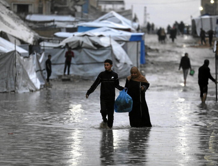Inundaciones en las zonas de desplazados de Ciudad de Gaza.