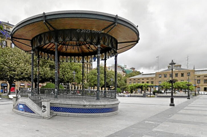 El suceso se produjo en el kiosco de la plaza donostiarra de Easo.