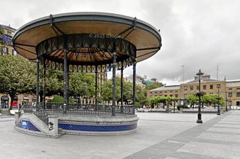 El suceso se produjo en el kiosco de la plaza donostiarra de Easo.