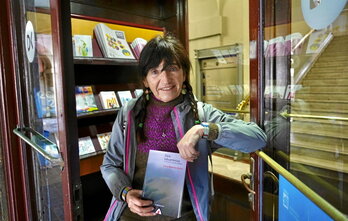 Elena Martinez Rubiok Donostian aurkeztu zuen saiakera liburu berria.