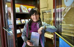 Elena Martinez Rubiok Donostian aurkeztu zuen saiakera liburu berria.