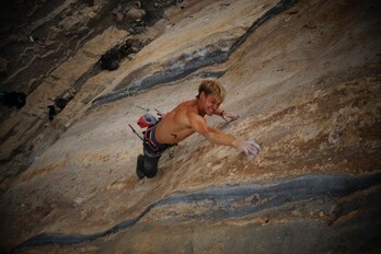 Mikel Linacisoro bergaratarra Santa Linyako arroketan.