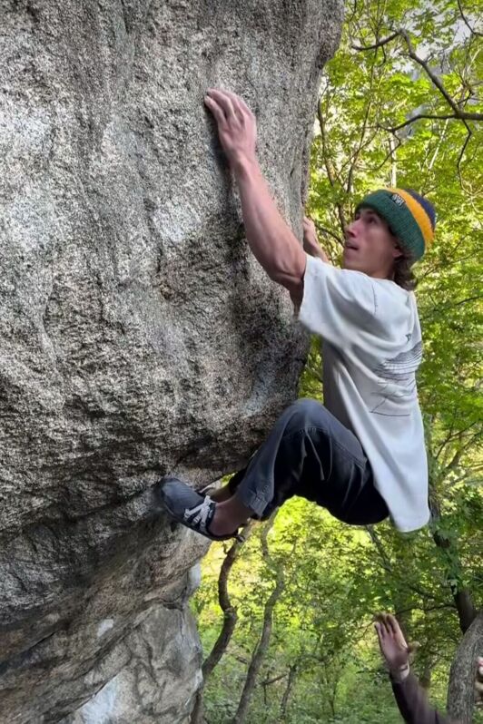 Zach Gallak muturreko boulderrari ekarpen handia egin berri dio.