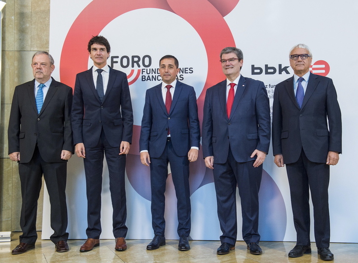 Unai Rementeria y Xabier Sagredo, en un jornada sobre fundaciones bancarias en 2019.