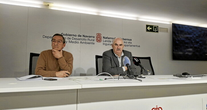 El director general de Agricultura y Ganadería, Ignacio Gil, y el consejero del ramo, Jose Mari Aierdi.