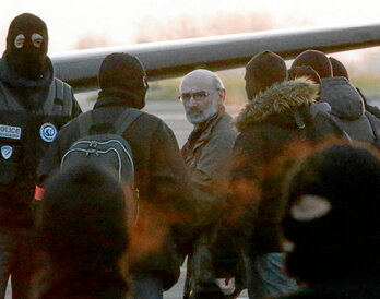 Le 19 décembre 2016, les interpelés sont transférés devant le juge à Paris. © Bob EDME