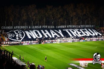 Tifo desplegado por Bukaneros este jueves en Conference League