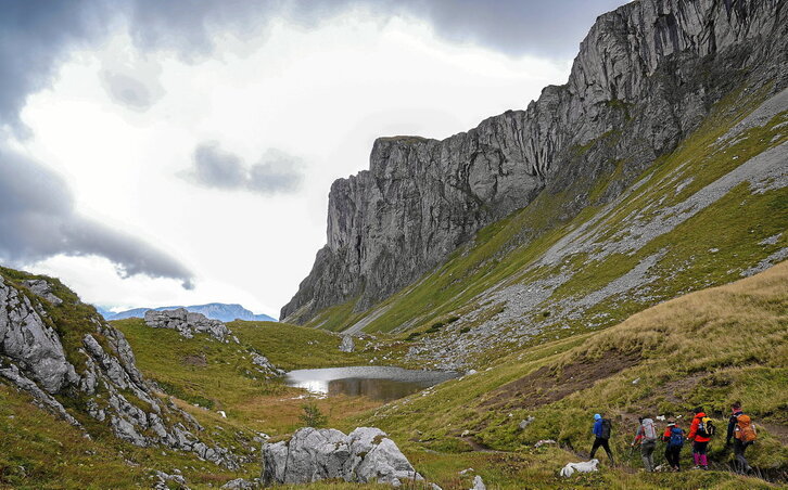 Taldea, Totes Gebirge mendietako haran batean, The Great Space Walk ibilbidean. (Markel REDONDO)