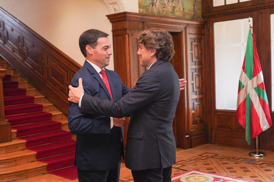 En la enmienda presentada por el PNV y PSE se advierte de que sin este cambio «peligra la movilización de 325 millones en inversión industrial en Euskadi».