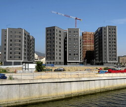 Construcción de viviendas en Zorrotzaurre.
