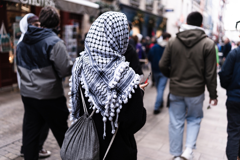 Manifestazioaren atzealdean hartutako irudia.