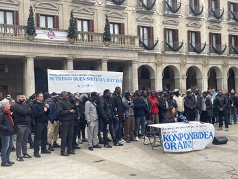 Imagen de la comparecencia celebrada en Gasteiz.