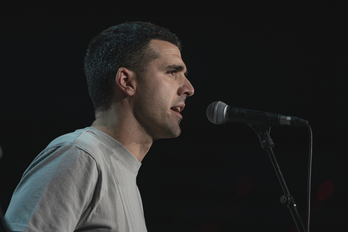 Etxebarriazarragak jantzi du Bizkaiko txapela.