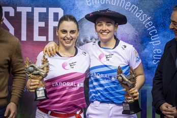 Amaia Aldai eta Enara Gaminde, Lau eta Erdiko finalista eta irabazlea, hurrenez hurren.