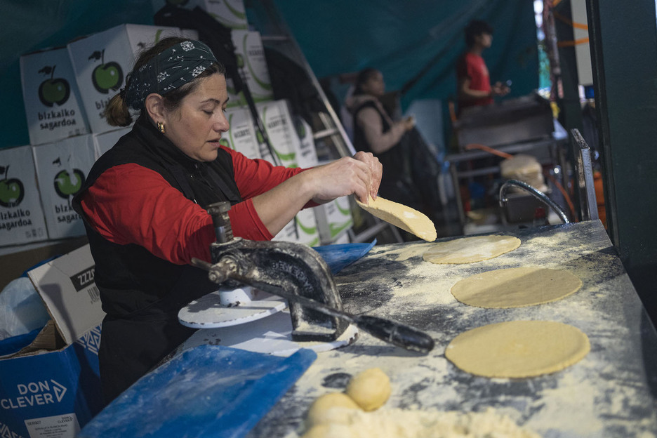 Taloak prestatzen Bilbon.