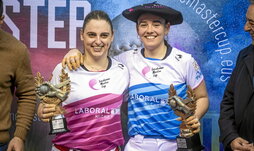 Enara Gaminde, txapela buruan, alboan Amaia Aldai duela, kaiolakoan espezialista handia.