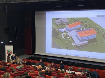 Larunbateko biltzar nagusia.