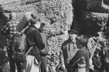 Kottoren dokumentala Larhunen hasten da. Hagitz mendizalea zen beratarra, bertan lortzen zuen askatasunetik hurbil sentitzea.