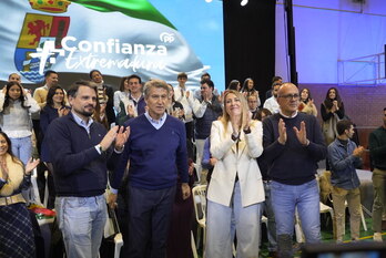 Feijóo y Guardiola, en uno de los mítines del PP en esta campaña extremeña.