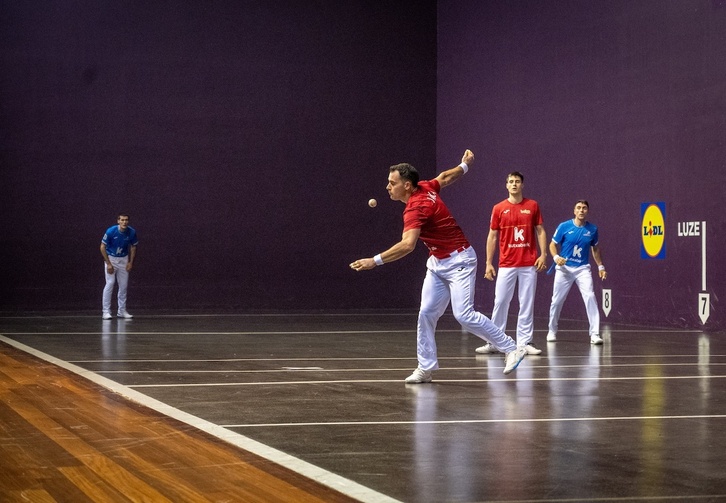 Jaka, Arrasateko Uarkapen, sake batean.