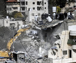 Derribo del edificio donde vivían 14 familas en el barrio de Silwan.
