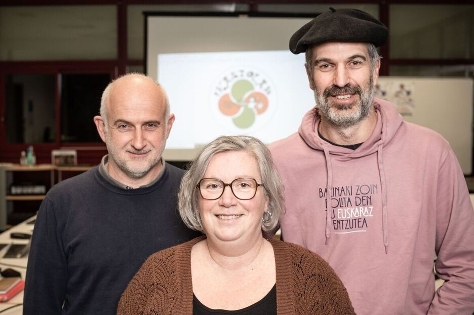 Erik Etxart, Sophie Layus et Antton Etxeberri ont été désignés coprésidents de Seaska, la fédération des ikastola.