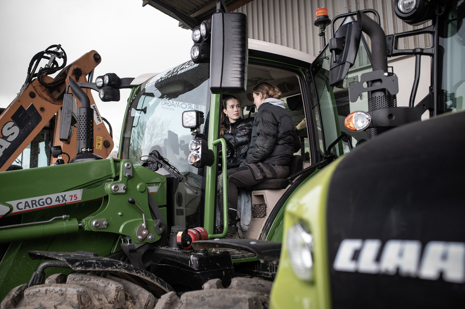 Des jeunes filles élèves au lycée agricole Armand-David d’Hasparren. 