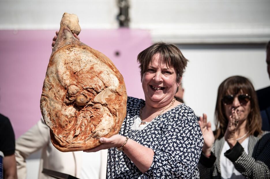Amélie Etchepare a remporté le concours du meilleur jambon fermier. 