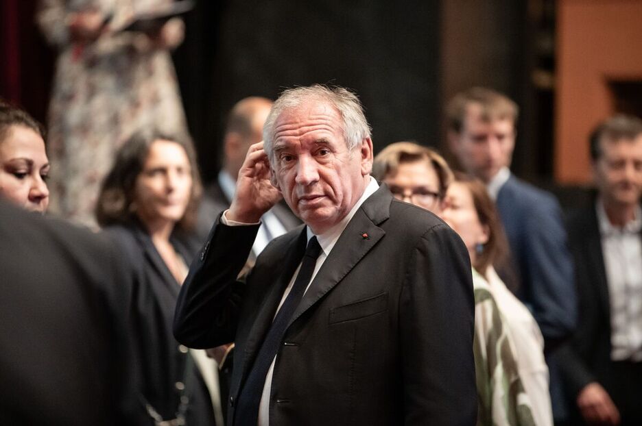 Une visite éclair de François Bayrou, alors Premier ministre, à Biarritz. 