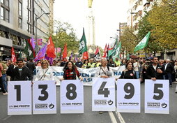 Euskal Herriko gehiengo sindikalak 138.495 sinadura bildu ditu aurten lanbide arteko gutxieneko soldata duina eskatzeko. Pentsiodunek, berriz, 145.142.