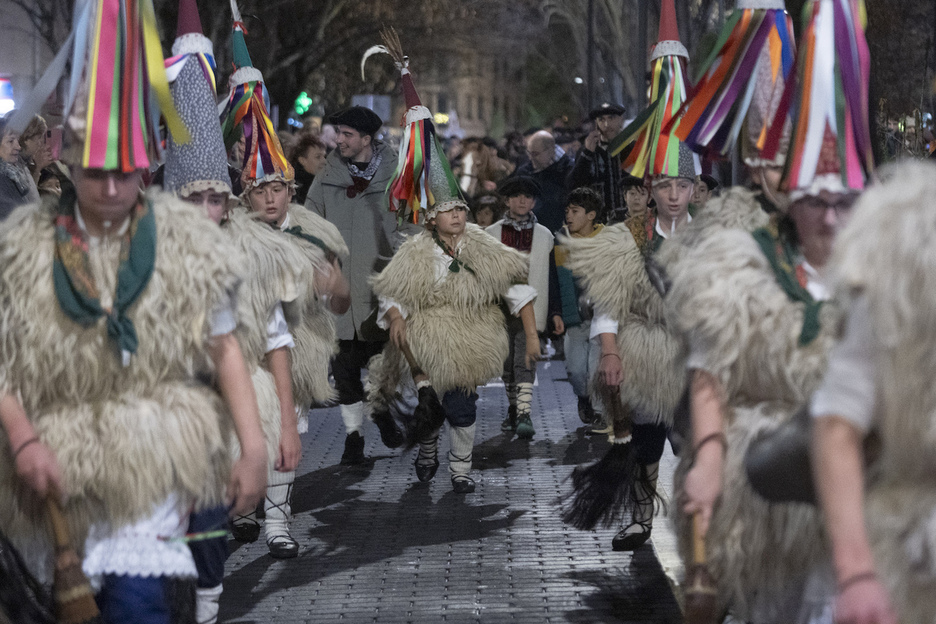 Zanpantzarrak Iturramako kalejiran.