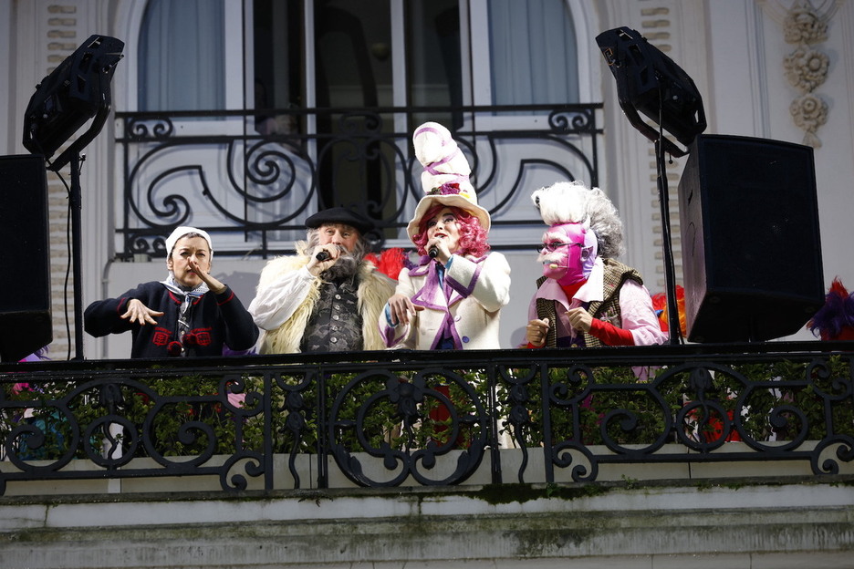 Bilbon, Carlton hoteletik abiatu ziren Olentzero eta Mari Domingi.