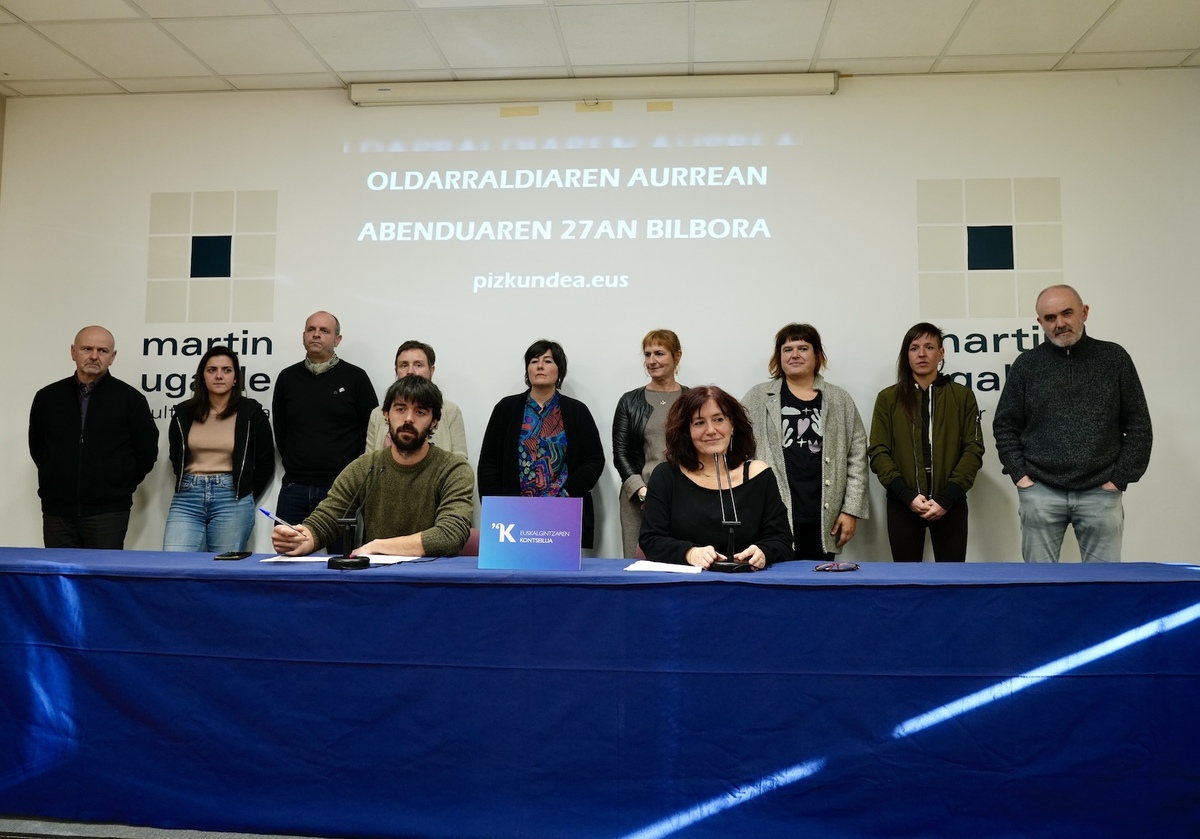 Euskararen aurkako oldarraldian «jauzi kualitatiboa» salatu eta Miribillara deitu du EH Bilduk