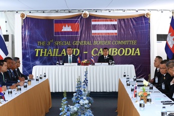 Reunión entre los ministros de defensa de Tailandia y Camboya.