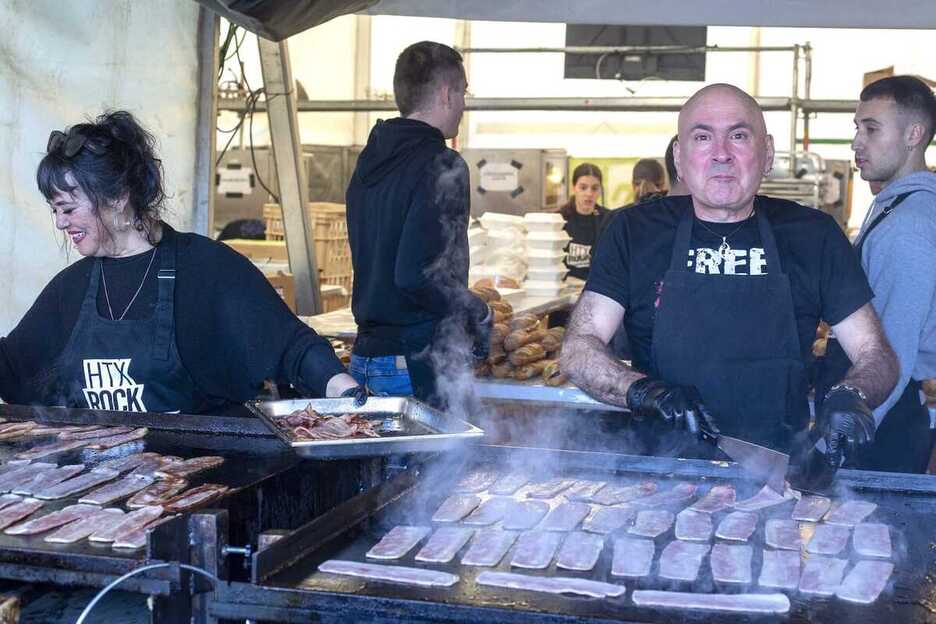 Jatekoak ere ezin dira falta Asken.