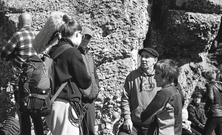 Jose Angel Altzuguren «Kotto»-ri buruzko dokumentala grabatzen, Larhun mendian.