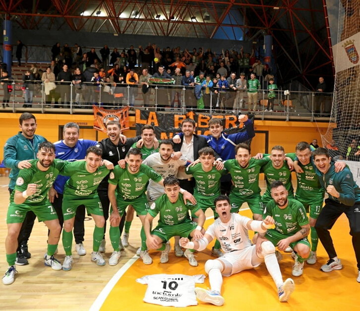 El Xota celebra su victoria en Tutera.