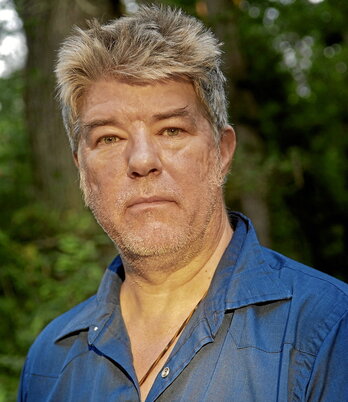 Offutt regresa al formato reducido mostrando su talento en grado máximo.