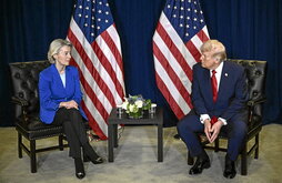 Ursula Von der Leyen, presidenta de la CE, durante una reunión con Donald Trump, presidente de EEUU.